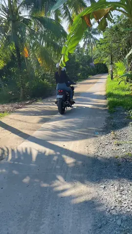 Lâu Lắm Mới Được Chị Đẹp Chở 😁