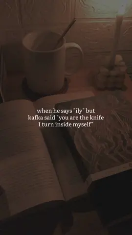 Mood 🌧📖 #BookTok #kafka #kafkasque #booksreccomendations #readingaesthic #booksaesthetic #darkaesthetic #darkacademia #books 