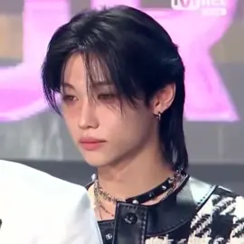 he's about to cry again, anywayssss he looks so pretty #felix #straykids #skz #leefelix #leeyongbok #yongbok #🐣 #CantikGakAdaBatasan 