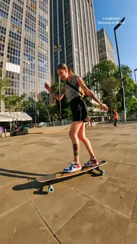 Cuando me dicen que no se puede hacer trucos con una longboard #skatergirl #longboardgirl #TikTokDeportes 