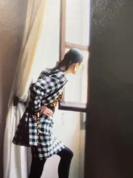 📓💎🔙🖤🌚🐝⚓️🎥📡 #90s  #fashion #foryou #parati #90sdesign  #italianfashion  #salvatoreferragamo #ferragamo  #archive #vintage #base 