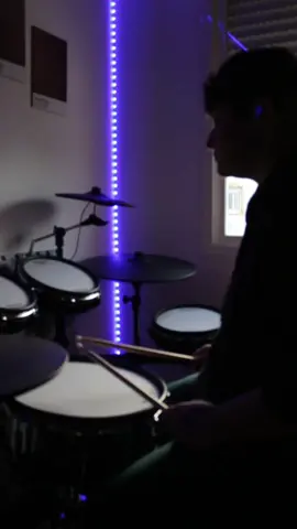 Me encanta este caballero 🍸🗿#jovanivazquez#drummergirl#happybirthdaysongs#humor#musician#shavacad0u 