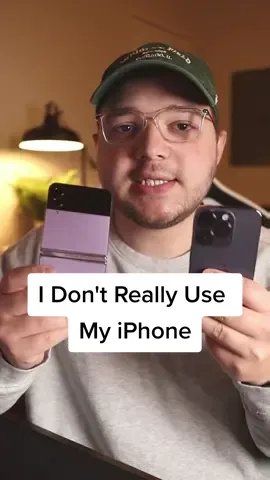 I don't really use my iPhone... #Tech #techtok #apple #iphone #ios #14pro #imparkerburton #zflip4 #android #samsung 