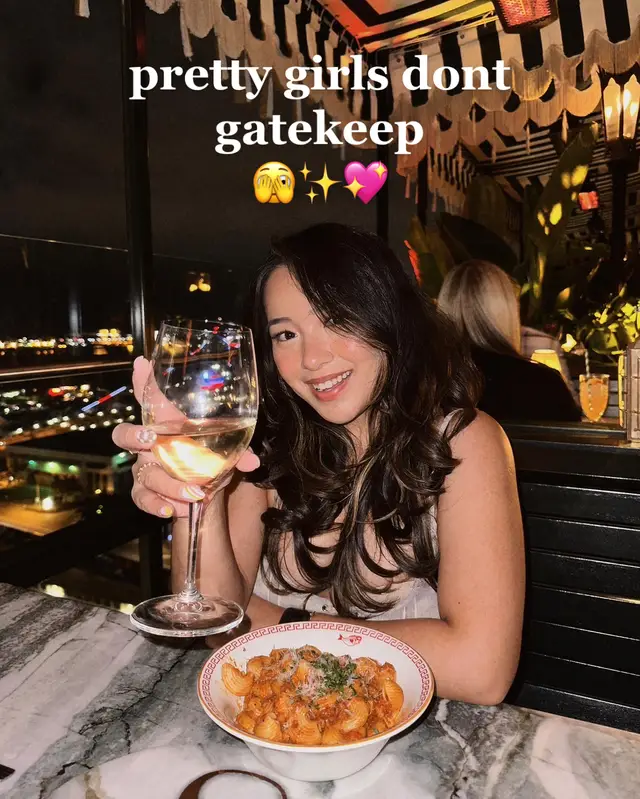 love this trend! 💕 we dont gatekeep here. ☺️ #holygrailproducts #nogatekeepinghere #holygrailmakeup #holygrailskincare #holygrailhaircare @olaplex @Charlotte Tilbury @Fenty Beauty @Kayali @meritbeauty @Rare Beauty 