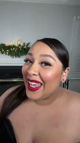 Heeeey Girl 🖤 #plussizefashion #curvyfashion #holidayoutfits2022 