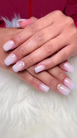 Ahí vamos poco a poco 💅🏽 IG:@heidybeltrandbeauty💋 FOLLOW FOR MORE.. #babyboomer #babyboomernails #acrilicnails #unasacrilicas #uńas #uńasacrilicas #beautystudio #estudiodebelleza 