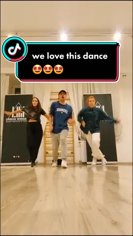 we love this dance! Du willst mit uns trainieren? Schau die unseren letzten Post an. Wir haben ein Crew Casting am 16.12.22 @URBAN WIDGETS Dance #MakeDanceAHabit Dc @Loic reyeltv 🎶 @Rema #dancer #dance #urbanwidgets #wien #tanzcrew #dc #tiktokviral 
