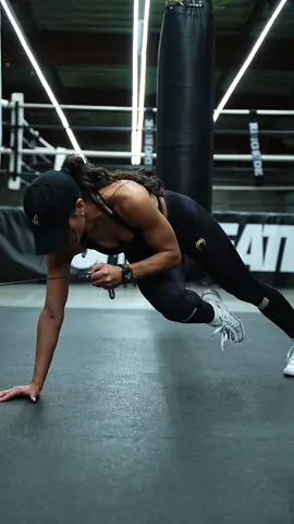 Do your rich flex for me 😝🦾 Hit these upper body moves with me and let’s get it! @venum @venumwomen #fyp #fy #fypシ #fypage #foryou #foryoupage #Fitness #trending #viralvideo #viral #viraltiktok #gym #GymTok #GymLife #workout #workoutmotivation #workoutchallenge #fitnessmotivation #boxing #UFC #fitnessroutine #fitnessboxing 