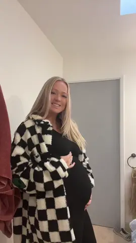Feels good to get ready🤍🖤🤍 #grwm #momtok #MomsofTikTok