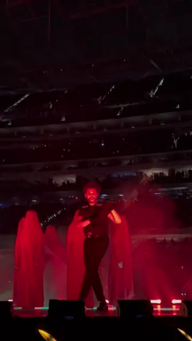 ‘Or Nah’ ❤️‍🔥 #theweeknd #xotwod #theweekndxo #afterhourstildawnstadiumtour @theweeknd 