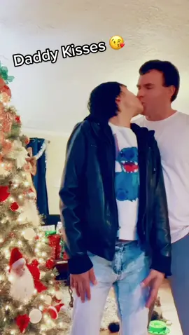 Relationship goals with Daddy kisses 😂😘 Love you Randito! 🌈 #Daddy #Kiss #lgbt #lovewins #kisses 😘 #madeyoulook #challenge #dance 