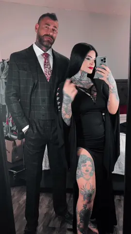 Your father & I are so proud of you 🥀🥹🫶🏻 #morticiaaddams #morticiaaddamscosplay #morticiacosplay #gomezaddams #morticiaandgomez #cosplay 