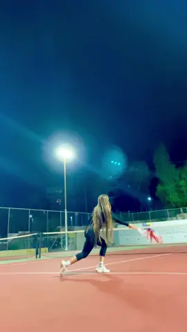 #tennis #workout #tennisplayer #night #nightworkout 🎾#stamelouolga 