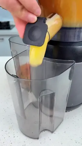 #juicer #juice #convenient #useful #kitchenneeds #KitchenHacks #goodthing #foryoupage 