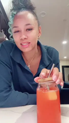 We love mixing drinks 🍹 #diydrinks #gloriamargarita #lacroix #bartender #drinks #alcohol #alcoholdrinks #fy #fyp 