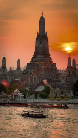 วัดอรุณวันก่อน สวยงามมาก  . #Thailandinsider #tourismthailand #explorethailand #reviewthailand #beautifuldestinations  #lostinthailand #เที่ยวไทยเท่  #เที่ยวเมืองไทยไม่ไปไม่รู้ #เที่ยวไหนดี #ผู้ชายชอบเที่ยว #วัดอรุณ #กรุงเทพ #เที่ยวกรุงเทพ 