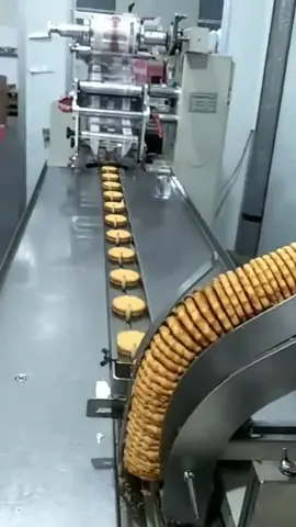 Pie packing machine process #manufacturing #factoryprocess #fyp #foryou #foryoupage #machine #making #machinery #factory #relax #work #cool #technology #amazing #relaxing #tools #oddlysatisfying #satisfying #satisfyingvideo #relaxingvideos #satisfy #viral #fypシ