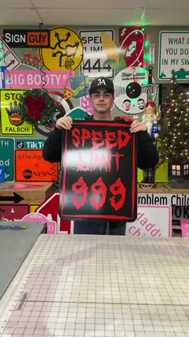 sign boy play more juice wrld #work #asmr #signs #oddlysatasfying #foryou #fyp #signguy 