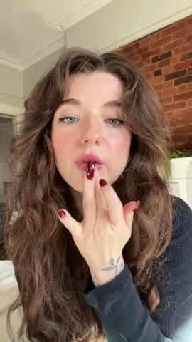 Excess lip product as blush rule no. 1 ! 💌 @Glossier #ultralip #lipproducts #glossier #coldgirlmakeup 