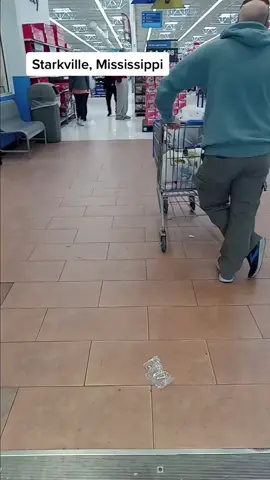 Now @walmart I just know the “policy” is not to snatch people items out their basket and throw them back at them? #NotMyVideo #Repost