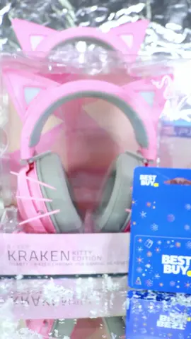Day 2 of my 5 days of giveaway is now live! Head over to my IG to enter! Thank you so much @razer for partnering up with me today! #razer #razerquartz #razergaming #gaming #GamingOnTikTok #holidaygiveaway 