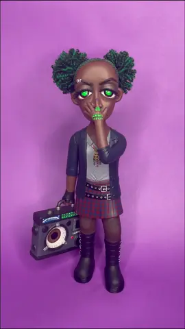 my finished sculpture of “kat” in wendell & wild!!😈