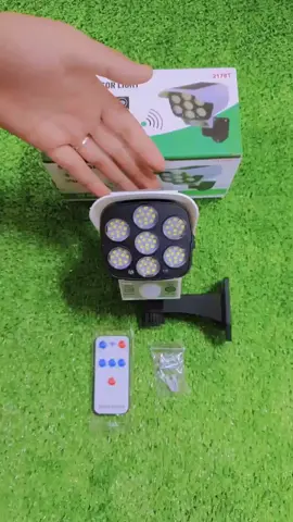 Đèn năng lượng mặt trời giả cam tự động bật tắt, cảnh báo khi có người qua #dennangluongmattroi #dengiacamera #camanninh #led #security #chongtrom #muataitiktok #tiktokshop #nhatphongsolar 