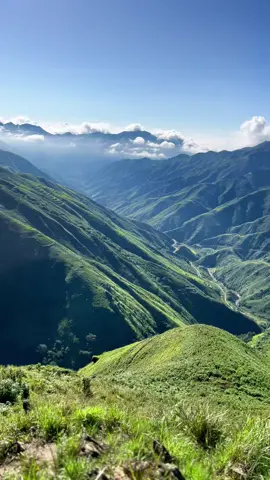 Cho Tôi Lang Thang.   #welcomtovietnam #welcom  #vietnam #chotoilangthang #đenvâu #đồngâmđenvâu #tâybắc #ninhbinh #35 #tàxùa #phượt #dulich #trend #travel #Vlog #traveltiktok #checkinvietnam #check 
