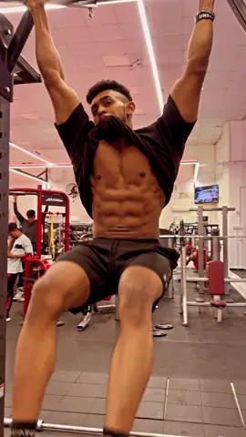 👑@malingafernando_93  before competition prep 👿 #viral #onemillionaudition #hungry #mensphysique #abs #lean #srilankanovices #trending #fypシ 