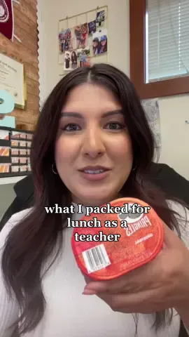 Who can relate? 😅 #teacherlunch #whatipackforlunch #teachersoftiktok #maestratiktoker 