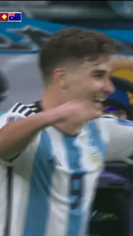 ¡LA ARAÑA VOLVIÓ A PICAR! De Paul presionó a Ryan, Julián se la robó y definió para el segundo de Argentina.  💙🇦🇷⚽🏃🏻‍♂️  #julianalvarez #messi #manchestercity #mancity #seleccionargentina #lautaromartinez #riverplate   #viral #tiktok  #cityzens #alvarez19 #argentina #qatar2022 