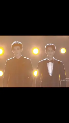 Hốt hết hai anh cho chắc 😂😂😂😂#vuonghacde #tranphivu #weibo#trungquoc #chauchee 