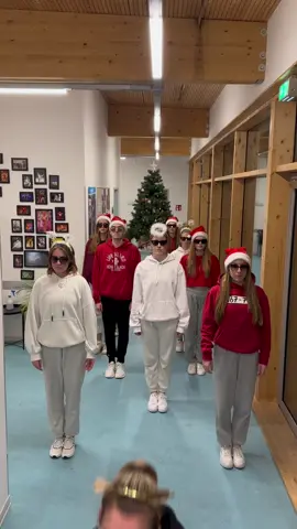 Only 3 weeks until Christmas 🎅🏼😎 who is as excited as we are? #countdown #christmas #alliwantforchristmas #mariahcarey #excited #reindeer #fyp #fypシ #foryou #dance #dancer #trend #reel @Mariah Carey dc: @PUNCH_BUNNY👊🏻🐰 