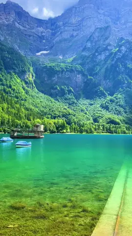 📍Klöntalersee🇨🇭#swissroads #switzerland #switzerlandnature #roadtrip #klöntalersee #klausenpass #verliebtindieschweiz #swissbeautiful #sisiswiss 