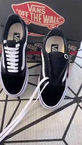 Tutorial de como colocar cadarço com estilo 😍 #dicas #tenis #tenisvans #dicasdemoda #tutorial #cadarço #tenismasculino #tenismasculino 