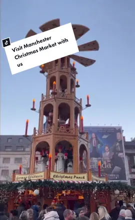 It’s beginning to look a lot like Christmas🎄🍻  Today, we spent the afternoon and early evening at Manchester’s world-famous @visitmanchester Christmas Markets which are now open until Thursday 22nd December.  Having 220 stalls across 9 sites, the markets provided some much-needed festive cheer to the city’s streets and squares including Piccadilly Gardens, Market Street, Cathedral Gardens, Exchange Street, New Cathedral Street, St Ann’s Square, Exchange Square, The Corn Exchange, and King Street.   Our favourite try of the evening had to be the half a meter bratwurst. It was insanely good and delicious. The major talking point it was £6 and big enough to share.   #manchester #manchesterchristmasmarket #manchesterchristmasmarkets #bratwurst #christmasmarkets2022 