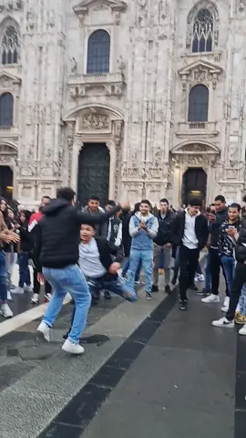 المصريين عند الدومو😂🇮🇹🤍#ايطاليا🇮🇹 #مصر #foryou #italy #اكسبلور 