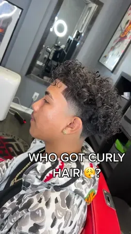 For all the curly hair boyz #foryou #viral #fyp #barbershop #cutzbymatt #satisfyingvideo #barber #edgar #ayo #hairline #challenge #rateme #fadehaircut #haircut 