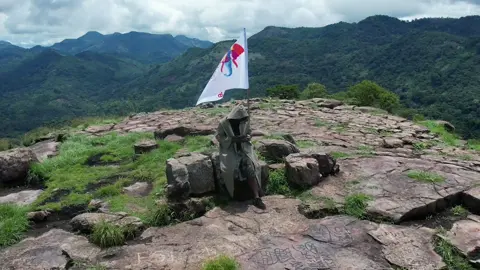 la célèbre montagne de Man en Côte d'ivoire. il faut être courageux pour y accéder. #fy #pourtoi #225🇨🇮  #cotedivoire🇨🇮225  #abidjan  #travel 
