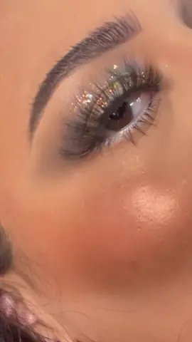 ✨ Ojitos✨ Precisely My brow pencil 4.5 and Badgal bang mascara @benefitcosmetics  Eyeliner: Creme gel liner kicker Pressed Glitter: hungry ghost, island hopper, renegade & get lost @colourpopco Lashes: Bambi ✨code: beholderofbeauty @Tatalashes Lips: Sweet tea lip liner @MorpheOfficial Lip Blaze Apple @limecrimemakeup ✨Code:beholder.of.beauty20  #fyp #eyeshadow #makeup #beauty #colourpopme #benefitbrows #limecrimemakeup #neverblendin #benefitclubpink #tatalashes #morphe #makeuplooks #lashes #glitter #shimmereyeshadow 