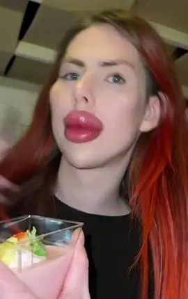 #lips#big#wow#eat#😳