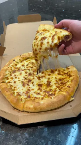 Pizza Hut’s Stuffed Crust Beef & Cheddar 🍕😍  ‎بيتزا ستافد كراست بيف اند شيدر من بيتزا هت 🍕😍 #stuffedddd #stuffed #egypt #cairo #food #eat #asmr #asmrfood #pov #poveating #povfood #delivery #fooddelivery #homedelivery #pizza #pizzalover #pizzahut #stuffedcrust #margherita 
