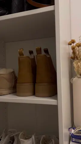 let‘s unpack my new babys with me 🤍 #ugg #uggboots #unpacking #uggneumelchelsea 