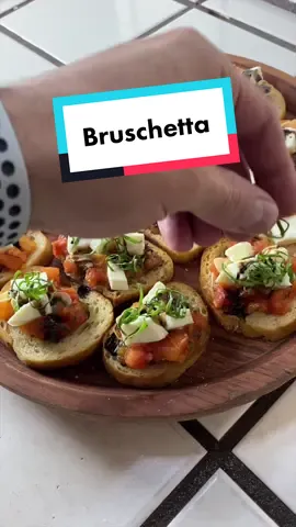 Bruschetta, the perfect finger food for any Christmas party #fingerfoods #food ##recipes
