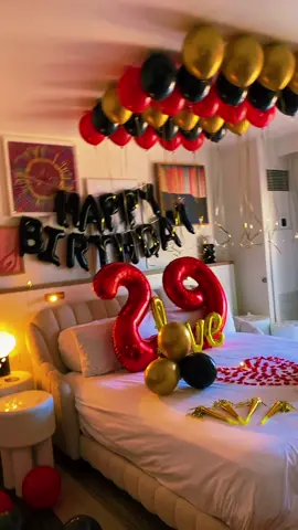 Vegas Hotel Room Decor ✨ #lasvegas #hotelroomdecor #vegasstrip 