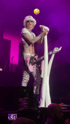 that's where things got ✨weird✨ #mgk #machinegunkelly #florida #97x 