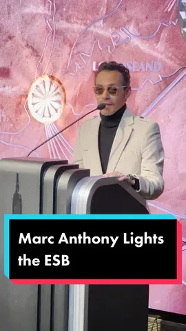 Marc Anthony lit the @Empire State Building to celebrate the 10th anniversary of his charity. #nyc #marcanthony #esbvip #empirestatebuilding #nyctravel 
