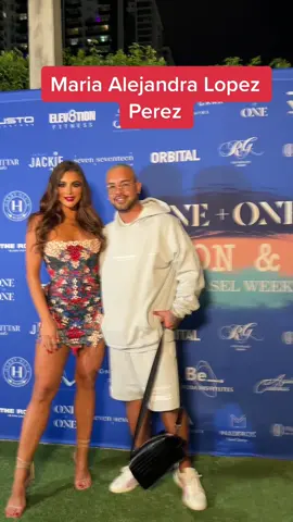 📸 Maria Alejandra Lopez Perez en la alfombra roja del One + One Fashion & Art en Miami 