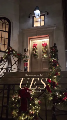 some cute christmasy moments from around the neighborhood 🎄🌇✨  shot on iphone 14 pro max, 4k at 30 fps upper east side, manhattan   #ethanbarberco #christmasinnewyork #uppereastsidenyc #ues #christmastime 