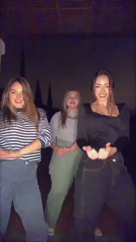 De verdad que no se que explicacion dar despues de esto, solo os queria presentar a Monica y a Riti🙃 #paquelede #fyp 